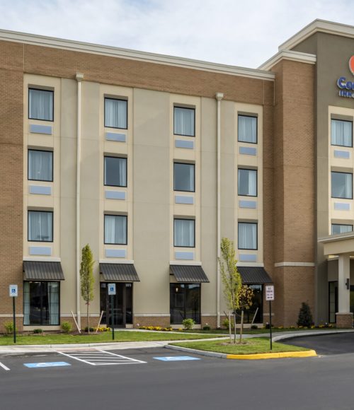 exterior of the comfort inn and suites in winchester virginia